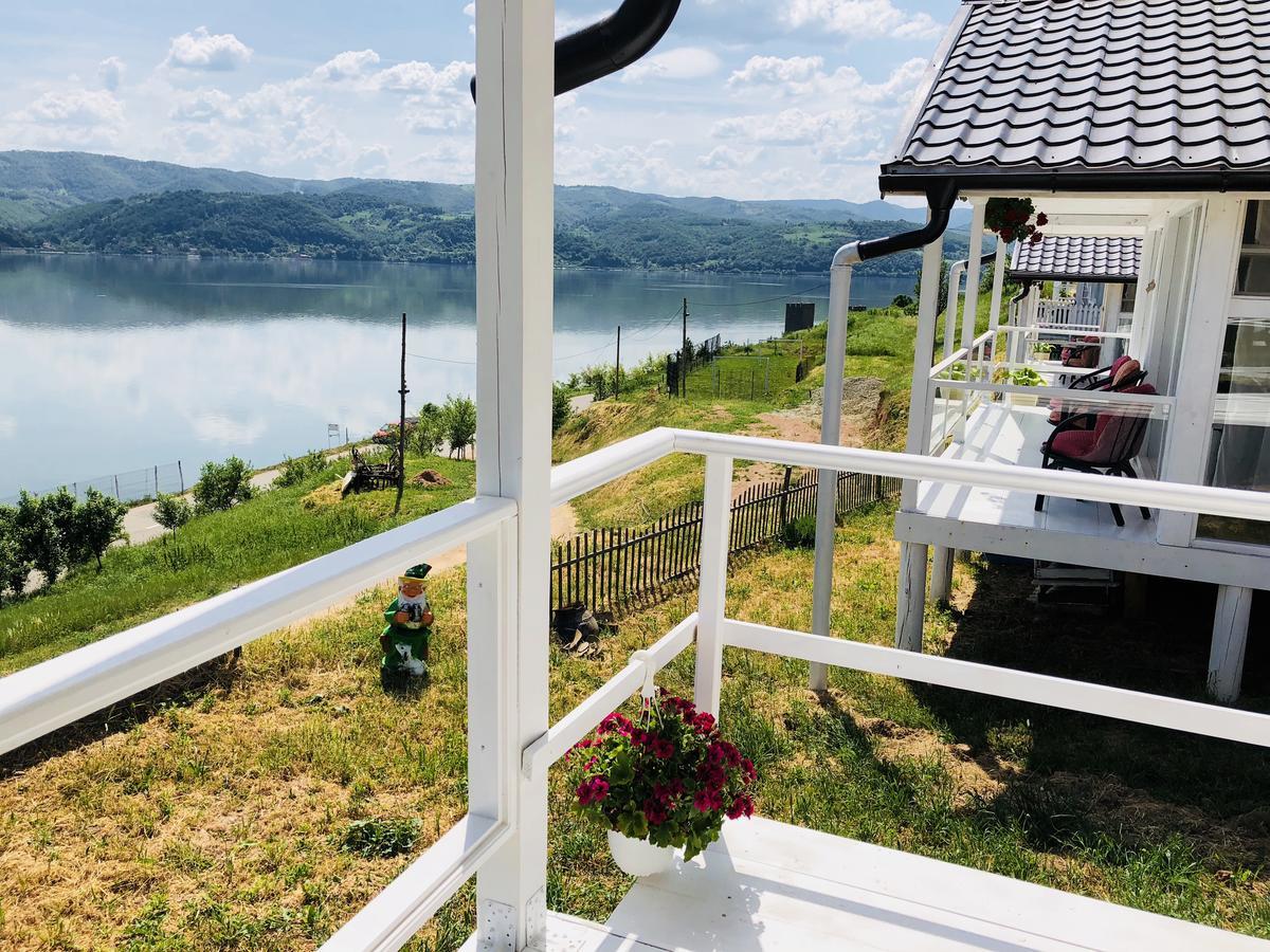 Dream Tricule Villa Svinita Екстериор снимка